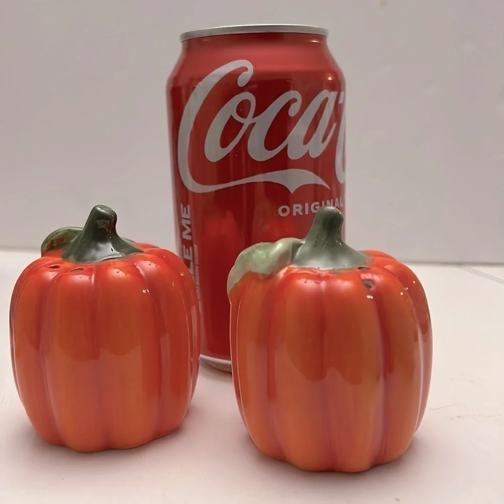 Pumpkin Salt and Pepper Shakers Fall Autumn NWOT
